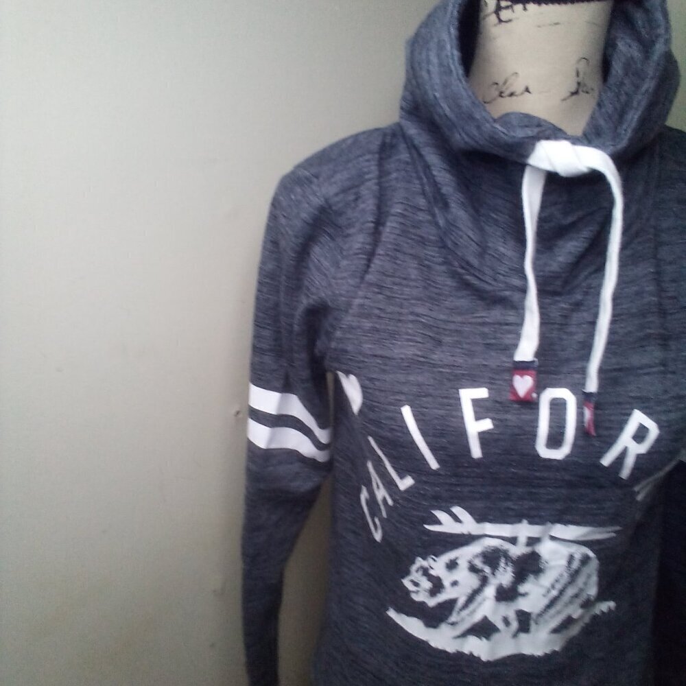 On Fire Shirt M Women Cowl Neck Long Sleeve California Bear Gray White - Picture 4 of 16